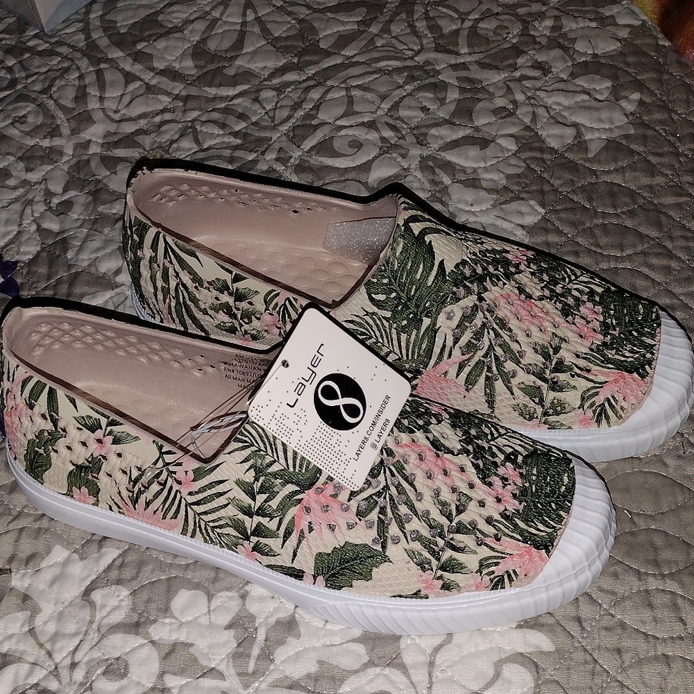 NWT Hawaiian Tropical Slip on Shoes